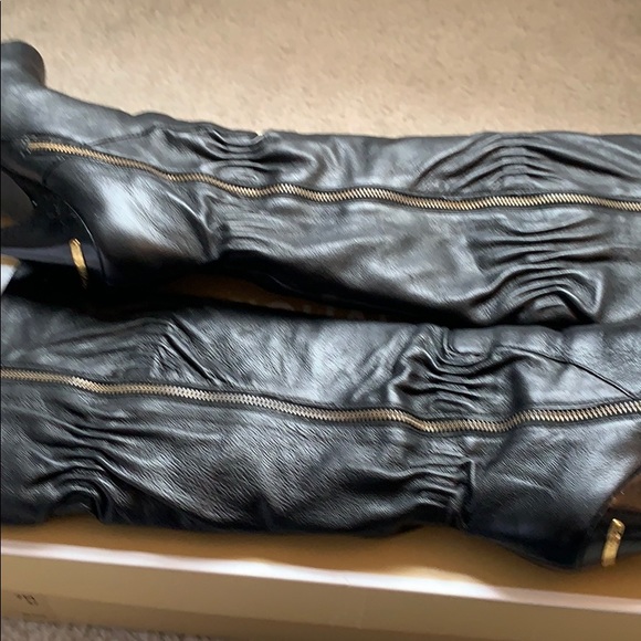 Michael Kors Knee high black boots - Picture 5 of 5